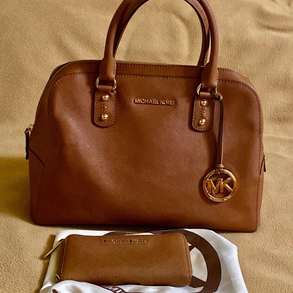 Michael Kors Handbags - Price ✂️🌺MICHAEL KORS🌺
